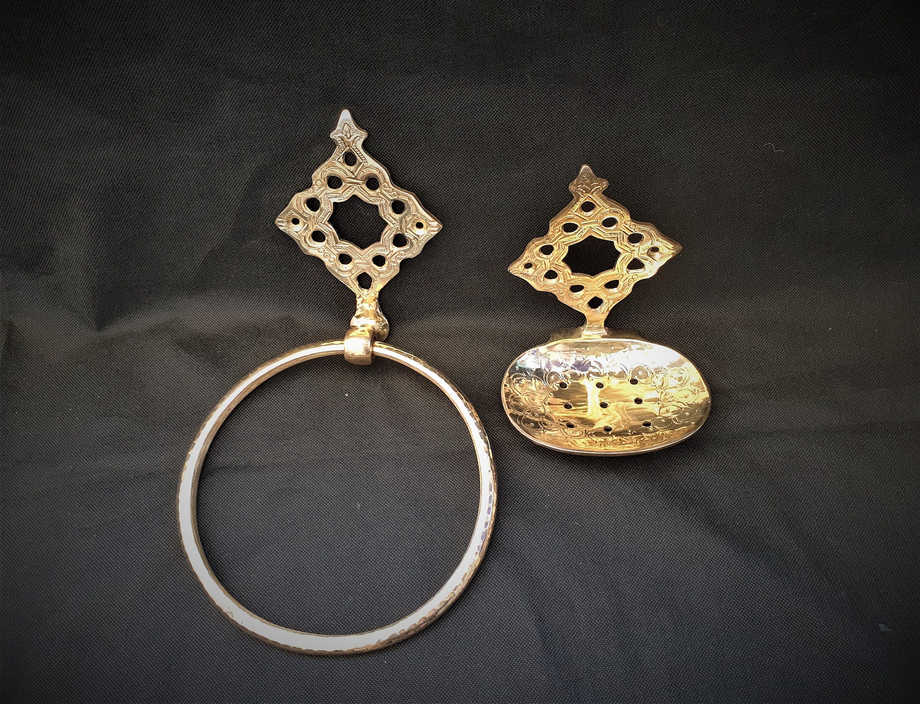 Set of 2 Brass Toilet Accessories