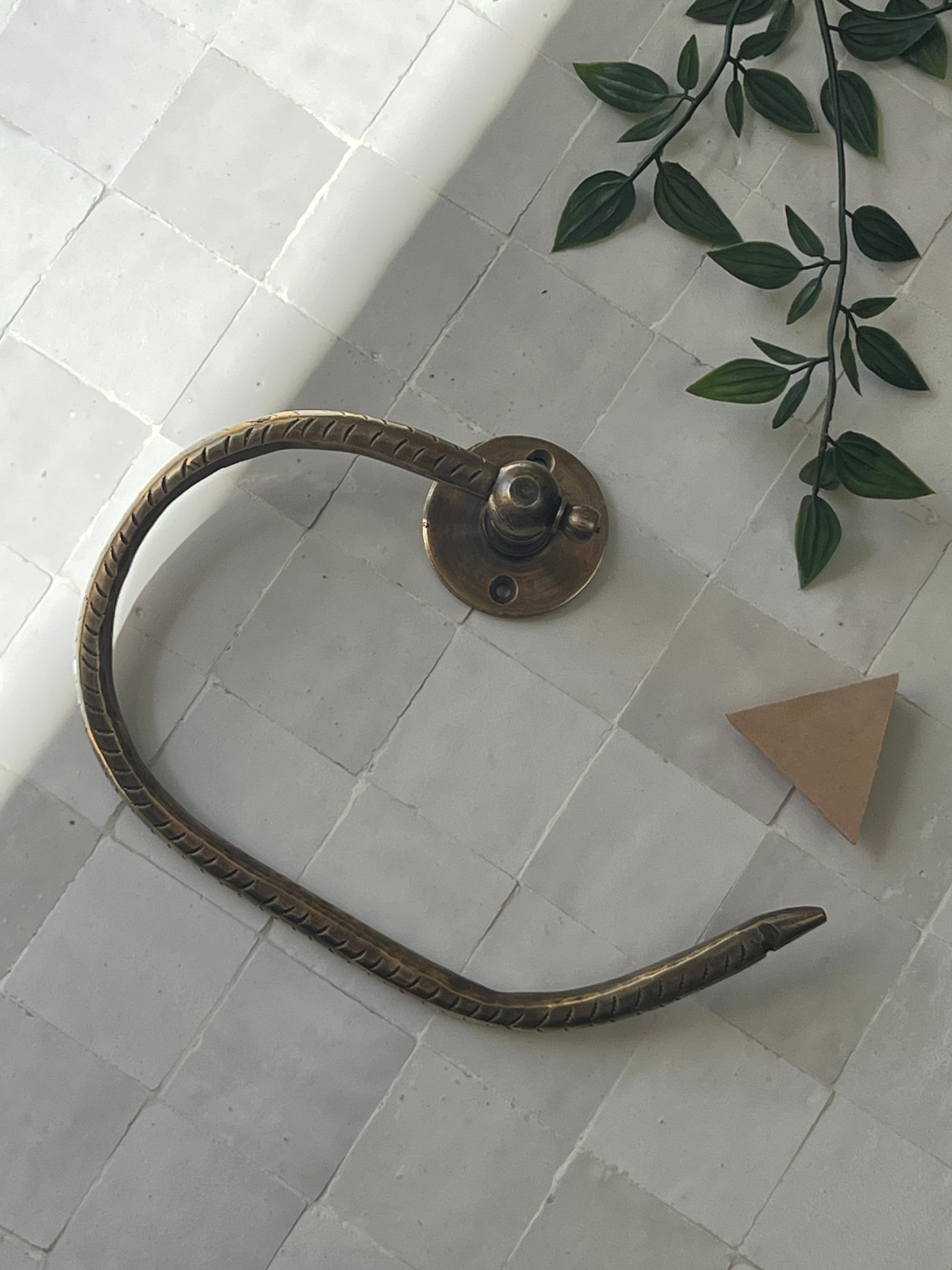 Brass Toilet Paper Holder – Handcrafted Bathroom Fixture