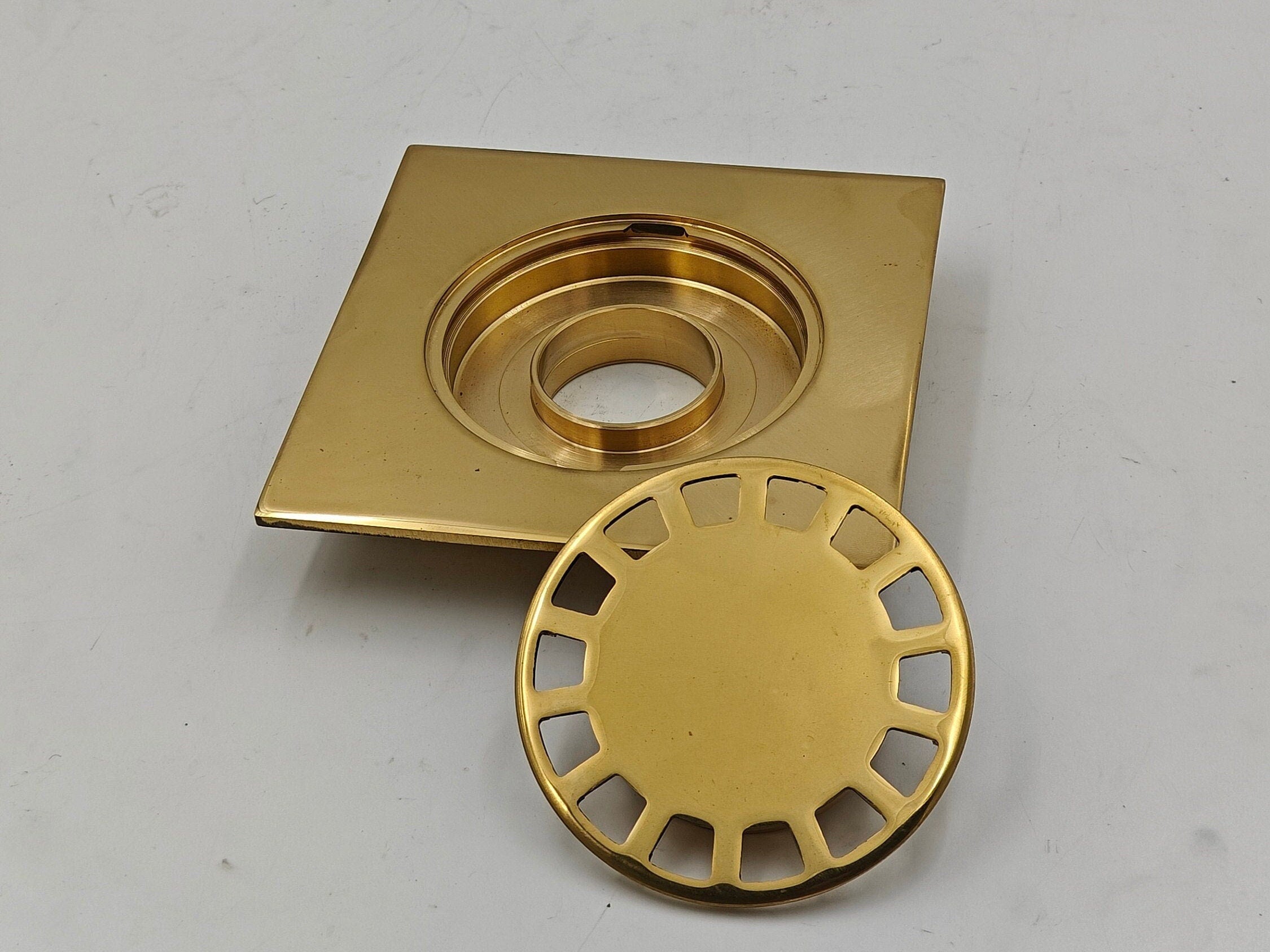 Square Brass Shower Floor Drain – Modern Bathroom Upgrade